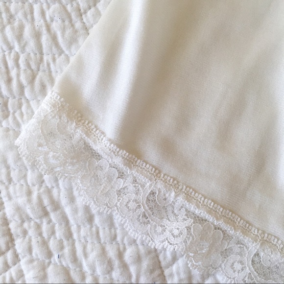 Vintage Ivory Slip - Picture 2 of 4